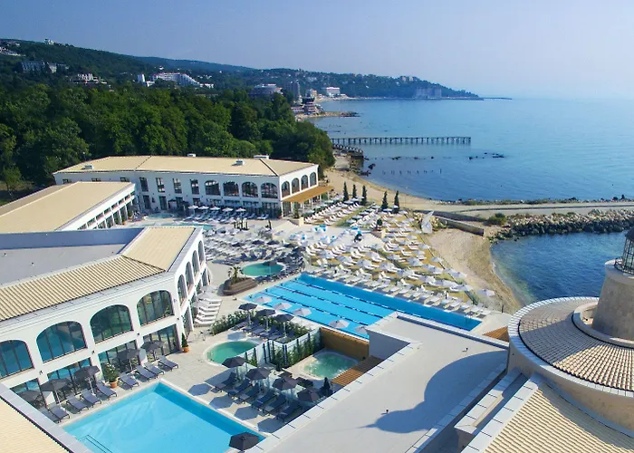 Chinka By Astor Garden - Adults Only